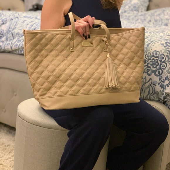 Sale ⬇️$79 | BCBG Paris Tote - Picture 2 of 8